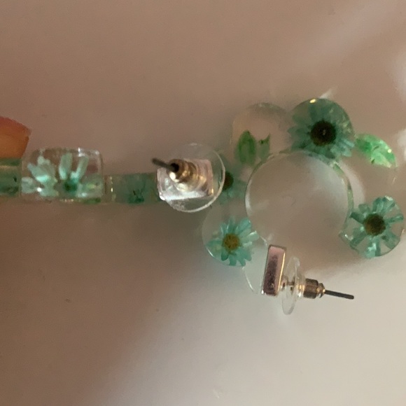 Cute pair of resin earrings with beautiful blueish green flowers pressed inside! - Picture 3 of 3